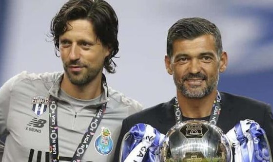 开云体育博彩-孔塞桑遭助手背叛？葡超版瓜帅和比拉诺瓦的故事…