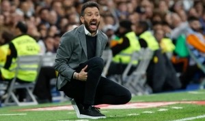 瓦伦主帅：要想客场击败皇马，我们就不能被伯纳乌的气氛吓倒