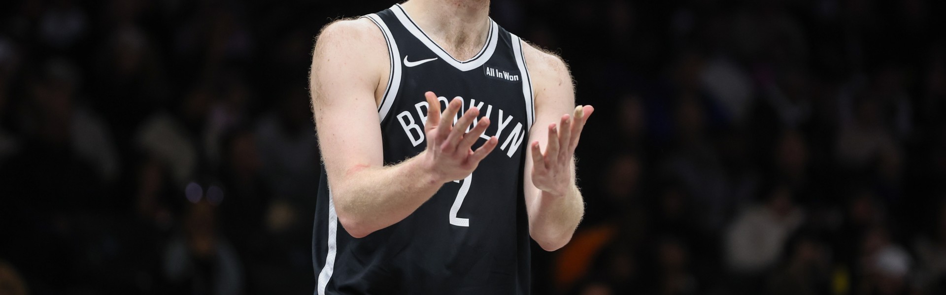 开云体育保障-一通乱战！曼恩反击被追身大帽 沃尔夫补篮还被帽&amp;再次放篮才进