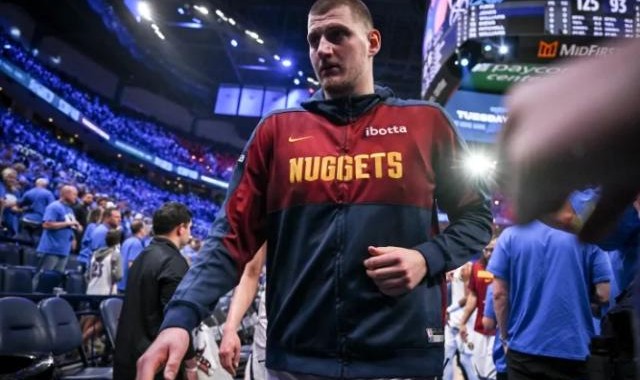 云开体育app下载安装-阵容深度糟糕令约基奇绝望 掘金冠军窗口正在关闭